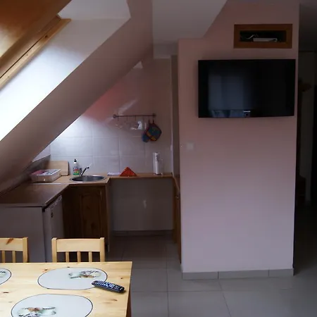 アパート Domowe Zacisze ウストカ